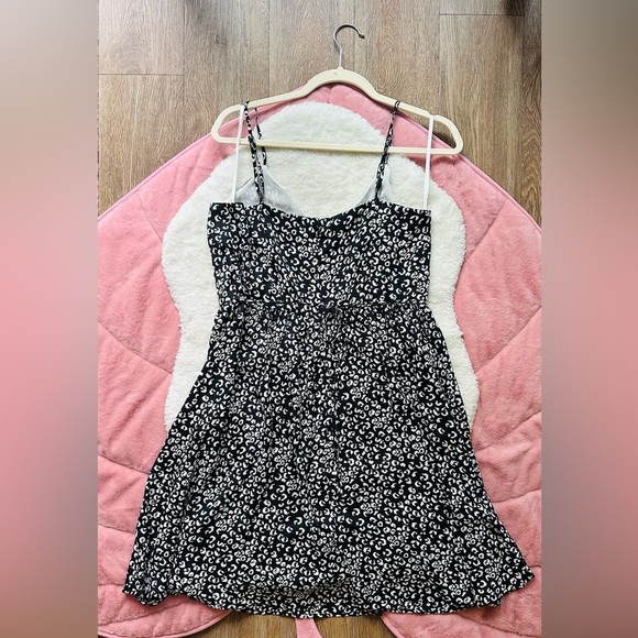 LOFT Black & White Patterned Dress Size 8 - Picture 3 of 6